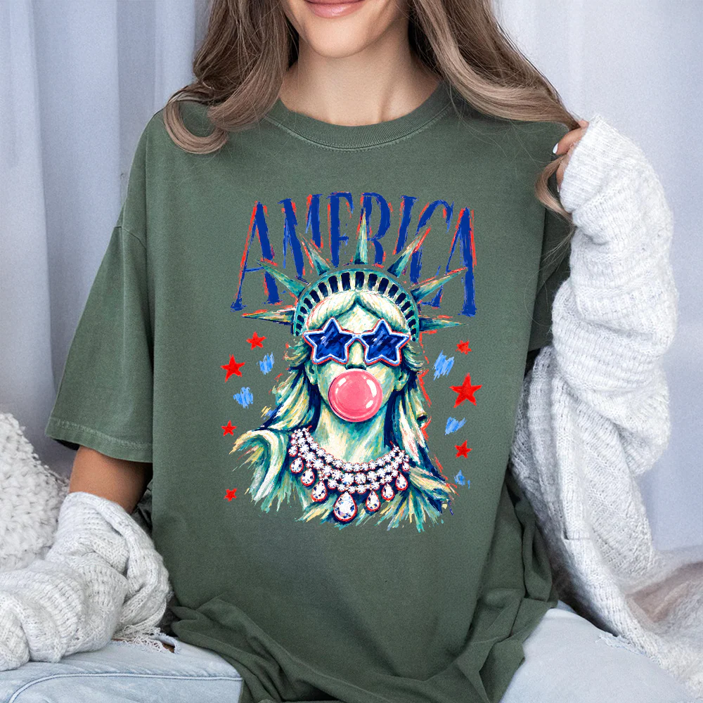 Preppy Statue of Liberty Blowing Bubble Gum, 4th of July Comfort Shirt TH10 170177