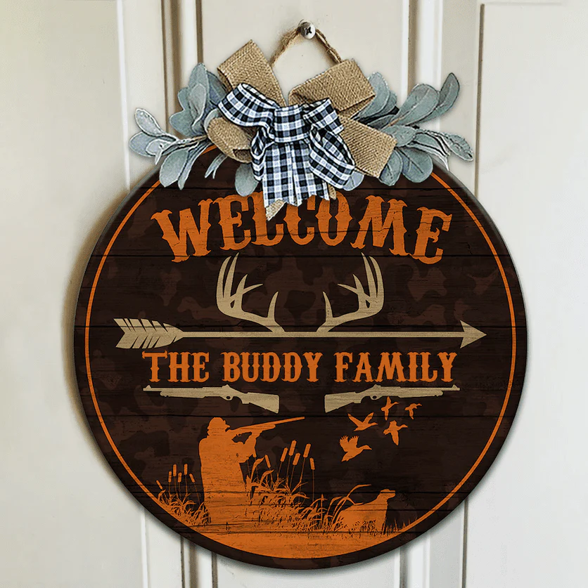 Welcome To Hunter's Home Hunting Wood Sign, Hunting Gift, Round Wood Sign HN590
