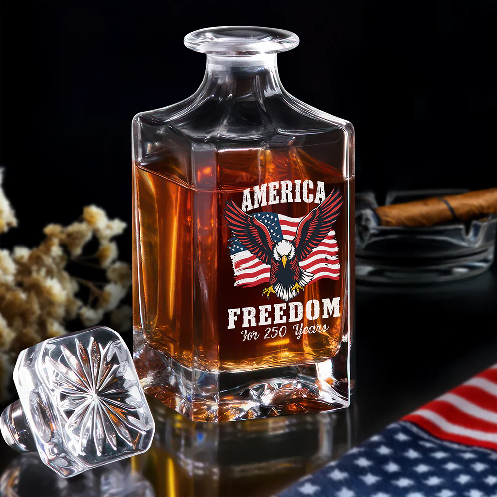 250 Years of Freedom America Patriotic Eagle Flag Decanter HA75 897340 - Image 2