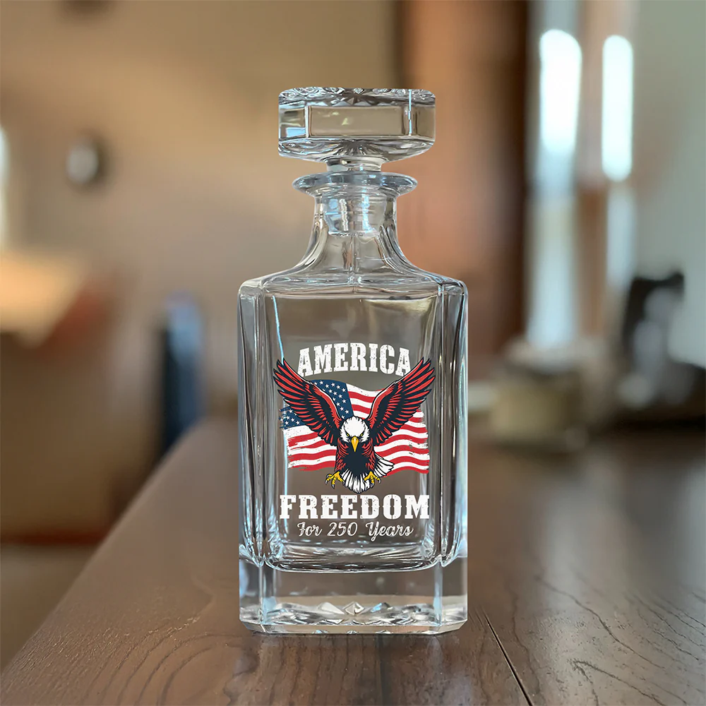 250 Years of Freedom America Patriotic Eagle Flag Decanter HA75 897340 - Image 4