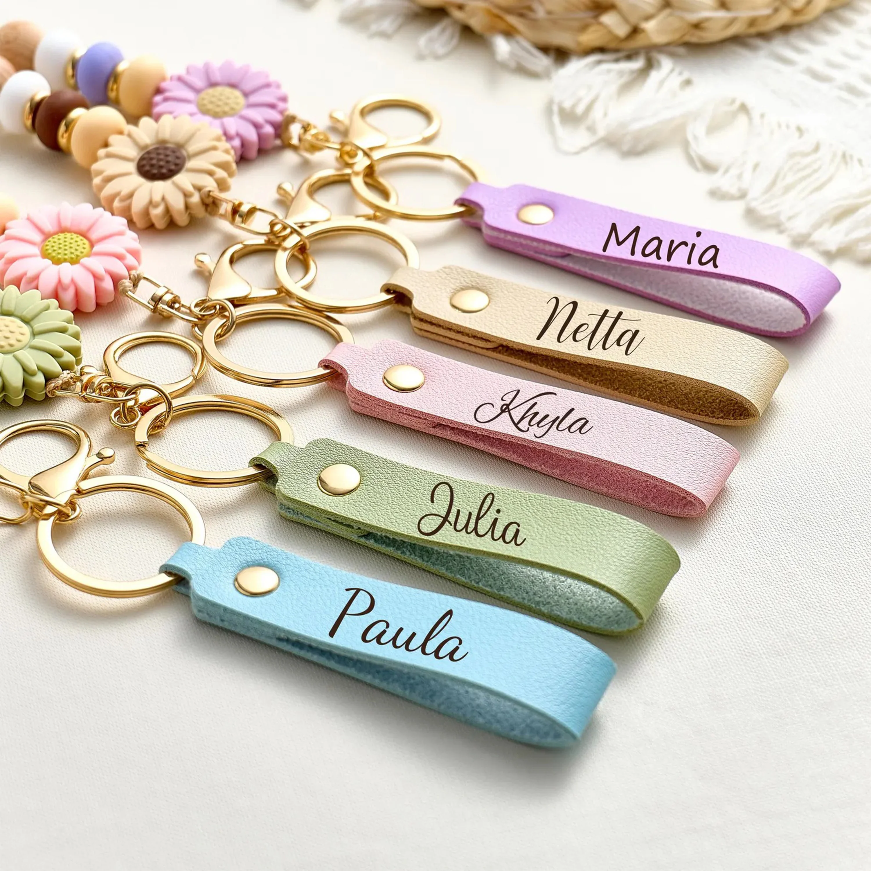 Personalized Daisy Beaded Keyring for Girls, Faux Leather Keyring, Bridesmaid Gifts, Flower Girl Gift, Mother's Day Gift, Birthday Gift HA75 920558 - Image 8