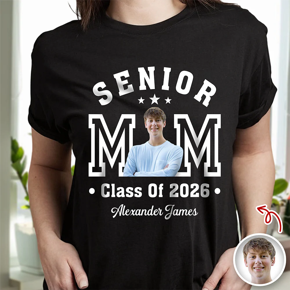 Custom Senior Mom Dad Class of 2026 Graduation Dark Shirt HO82 901564 - Image 3