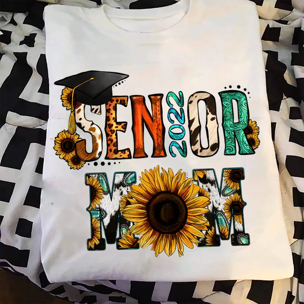 Senior Mom 2023 Shirt HN590