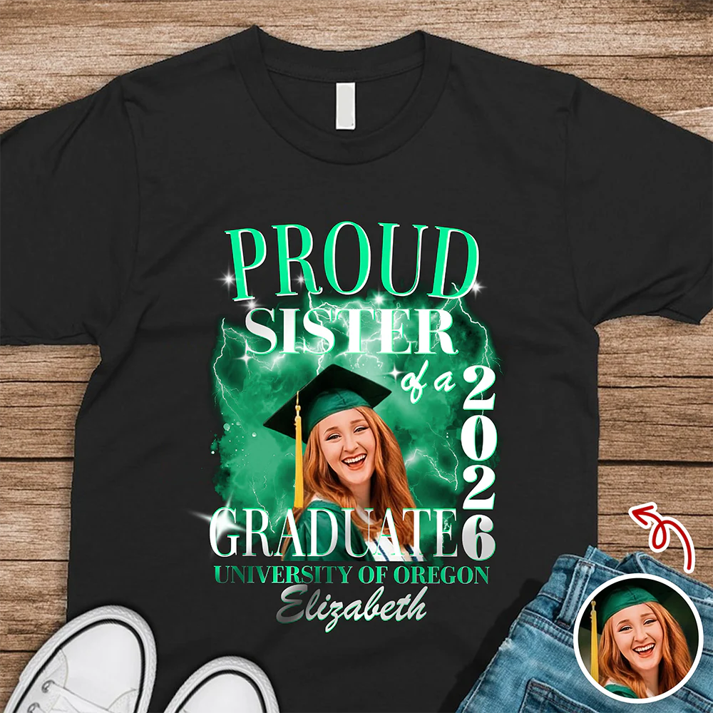 Custom Photo Proud Mom of a 2026 Graduate – Family Matching Graduation Dark Shirt HO82 901742 - Image 3