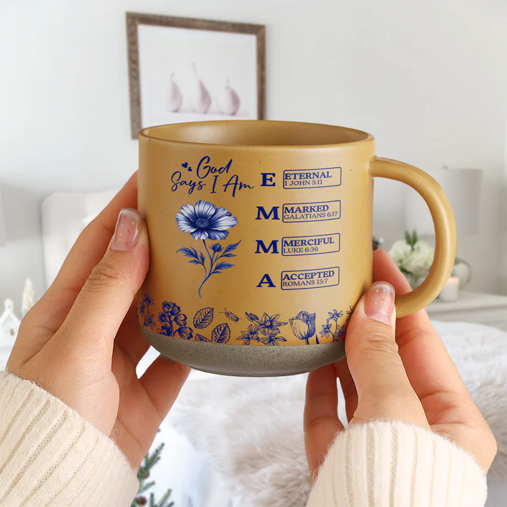 God Says I Am Name Letter In Bible Birth Flower Toile De Jouy Style - Personalized Pottery Mug HO82 894590 - Image 3
